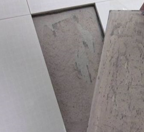 逊克瓷砖空鼓维修公司分享瓷砖铺贴时如果打浆（即涂抹在瓷砖背面和基层上的砂浆或瓷砖胶）过少，会带来以下问题
