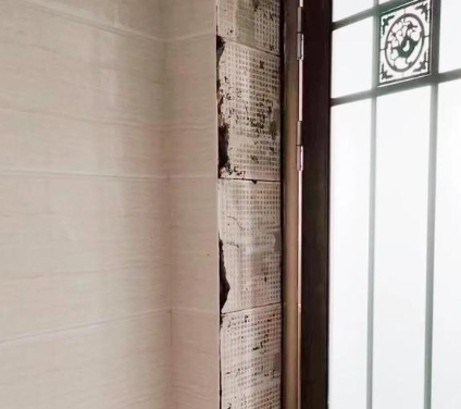 逊克瓷砖空鼓免砸砖维修公司分享吸水砖泡水时间不够或过长都会对瓷砖铺贴效果产生影响